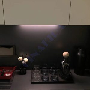 Battery powered led cabinet lights